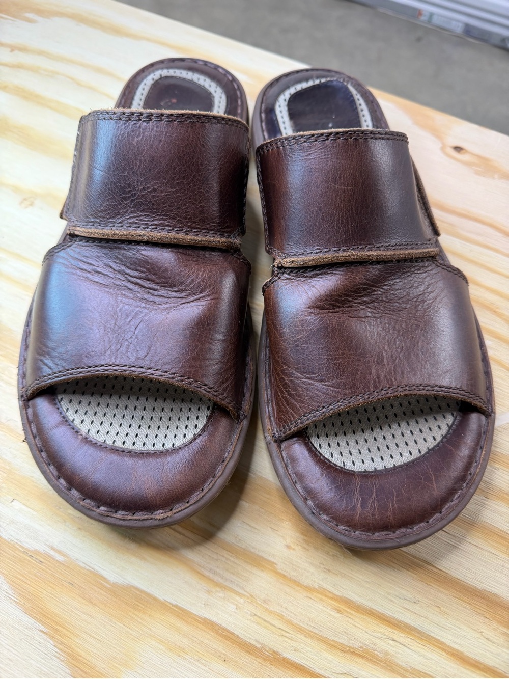 Born Men’s Brown Leather Comfort Slide 12M Sandals Adjustable Strap Women’s